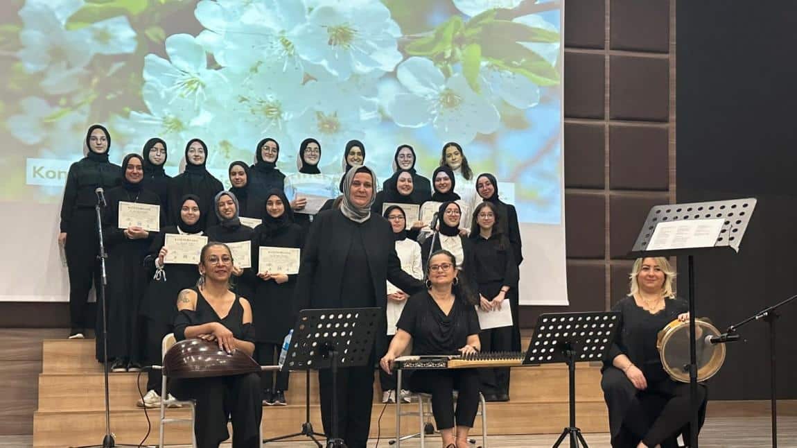 Uygulamalı Türk Müziği Çalışması Dile Gelen Nağmeler Adlı Konserimiz Okulumuzun Konferans Salonunda Sergilendi