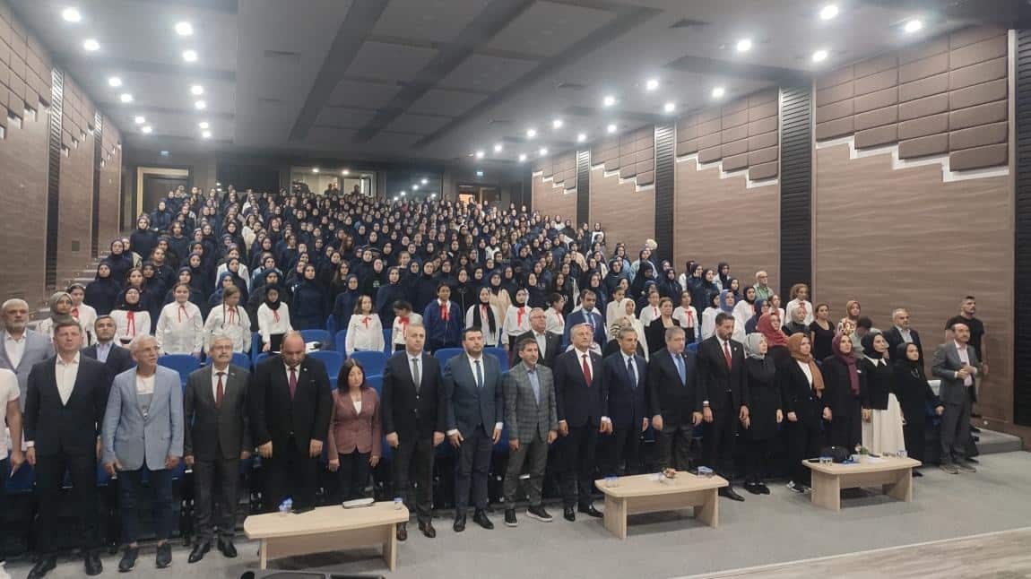 Okulumuz 15 Temmuz Demokrasi ve Milli Birlik Günü Programına Ev Sahipliği Yaptı 