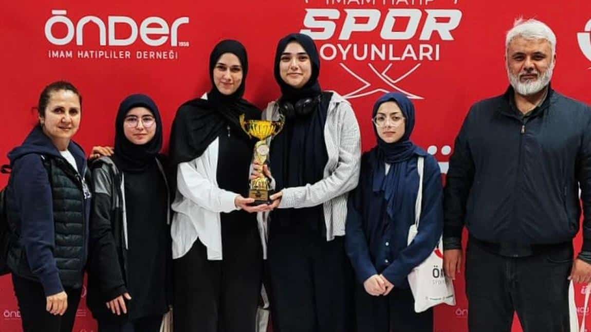 Kadıköy AİHL, İmam Hatip Spor Oyunları’nda Taekwondo Branşında Bireysel ve Takım Kategorilerinde Büyük Başarılar Elde Etti
