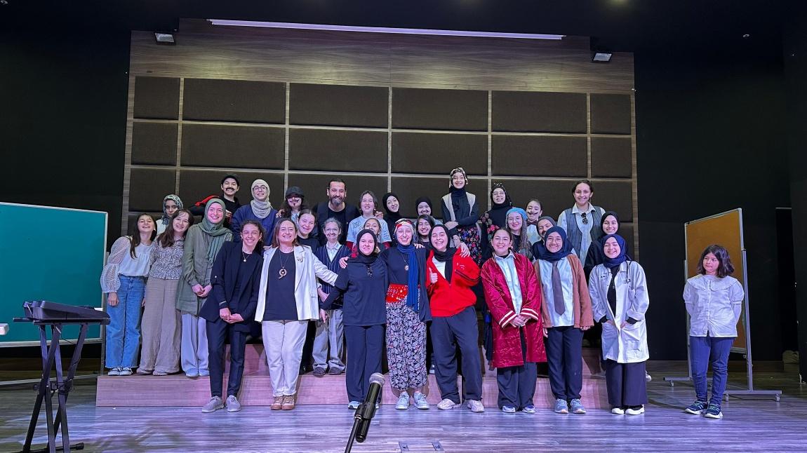 Ortaokul Tiyatro Grubumuzdan Muhteşem Performans